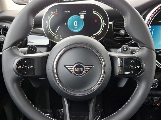 used 2022 MINI Hardtop car, priced at $25,220