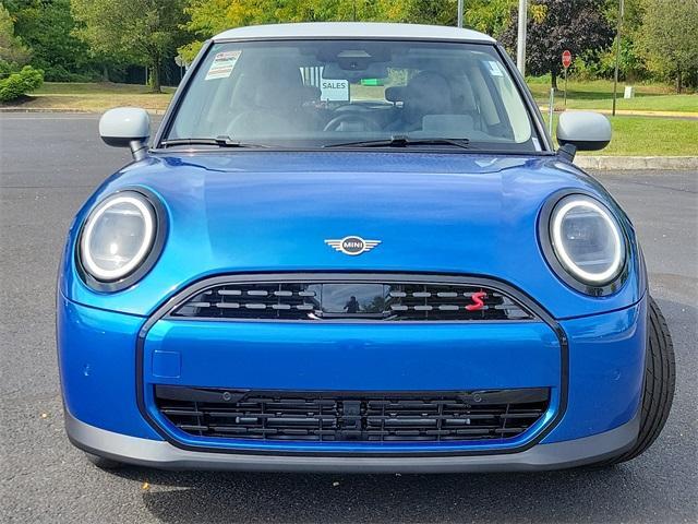 new 2025 MINI Hardtop car, priced at $36,065