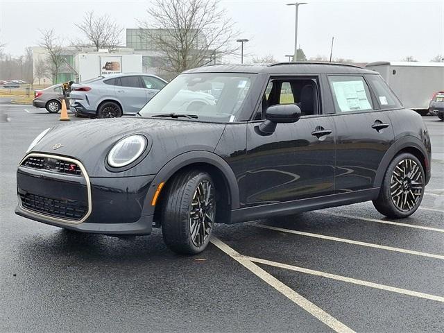 new 2025 MINI Hardtop car, priced at $39,545