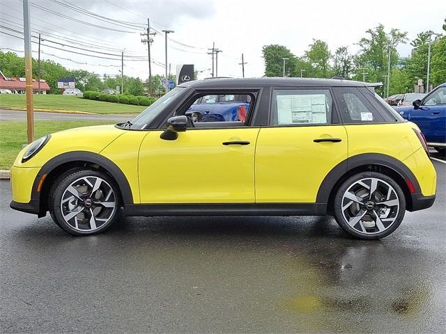 new 2025 MINI Hardtop car, priced at $37,160
