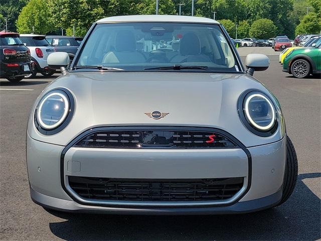 new 2025 MINI Hardtop car, priced at $35,905