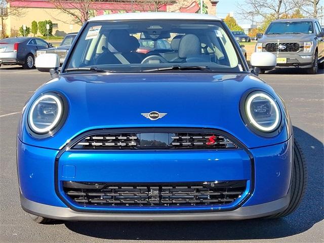 new 2025 MINI Hardtop car, priced at $36,075