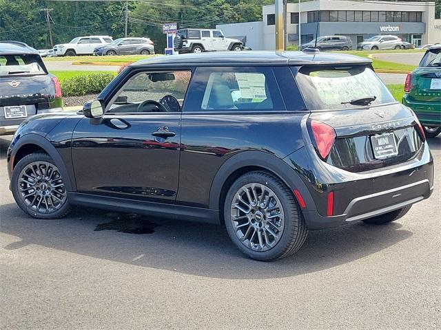 new 2025 MINI Hardtop car, priced at $32,420