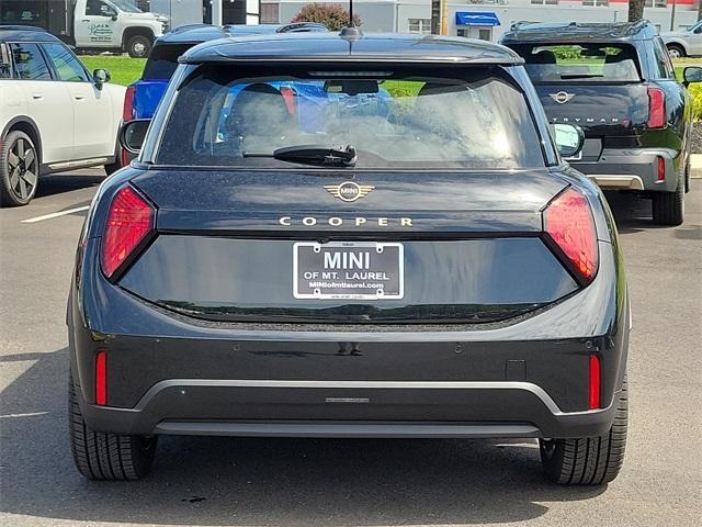 new 2025 MINI Hardtop car, priced at $32,420