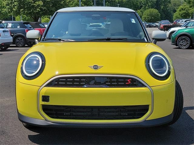 new 2025 MINI Hardtop car, priced at $37,730