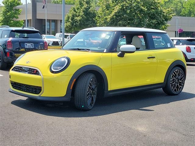 new 2025 MINI Hardtop car, priced at $37,730