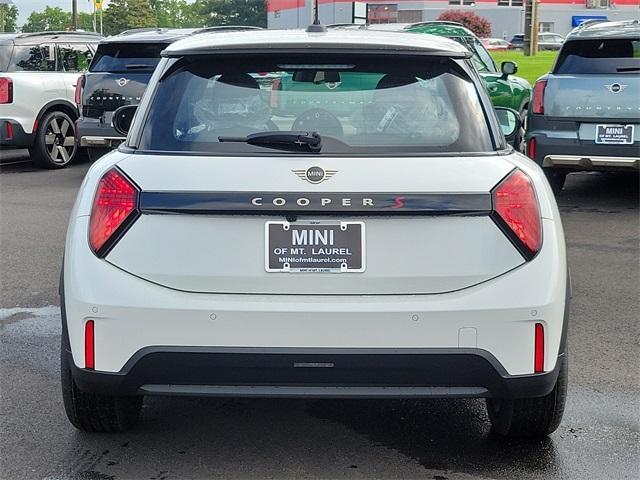 new 2025 MINI Hardtop car, priced at $38,295