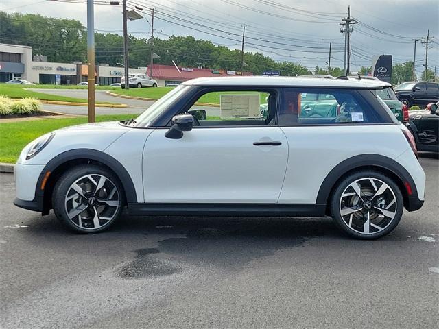 new 2025 MINI Hardtop car, priced at $38,295