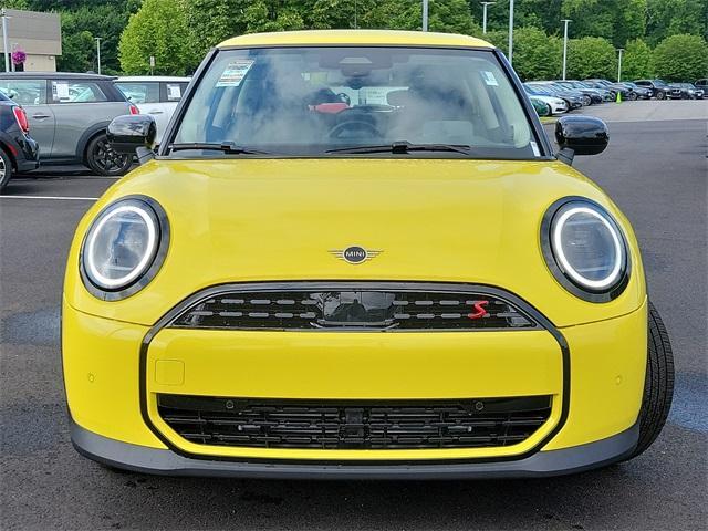 new 2025 MINI Hardtop car, priced at $36,495