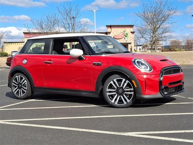 used 2022 MINI Hardtop car, priced at $22,975