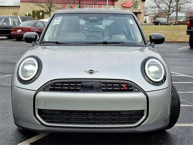 new 2025 MINI Hardtop car, priced at $37,530