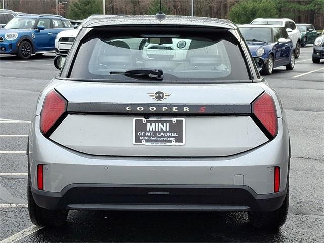 new 2025 MINI Hardtop car, priced at $37,530