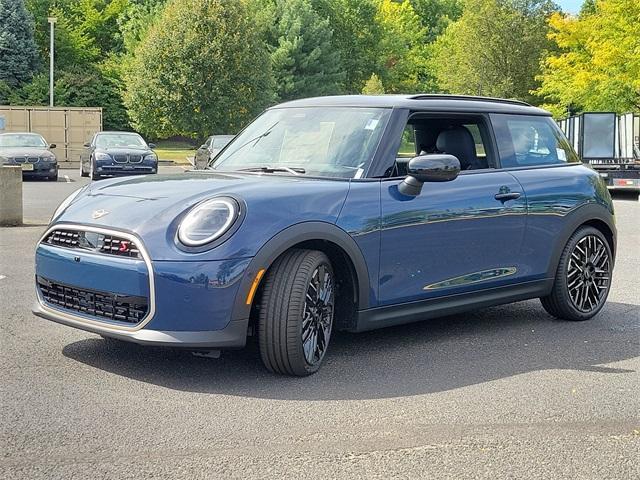 new 2025 MINI Hardtop car, priced at $39,130