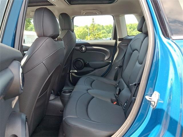used 2023 MINI Hardtop car, priced at $26,288