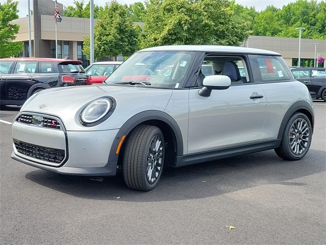 new 2025 MINI Hardtop car, priced at $35,680