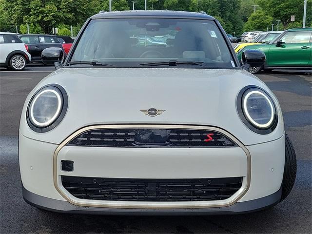 new 2025 MINI Hardtop car, priced at $37,080