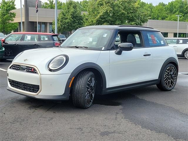 new 2025 MINI Hardtop car, priced at $37,080