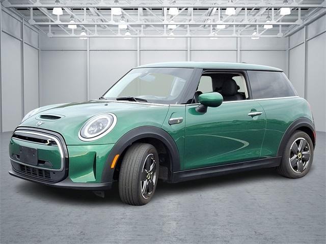 used 2023 MINI SE Hardtop car, priced at $19,888