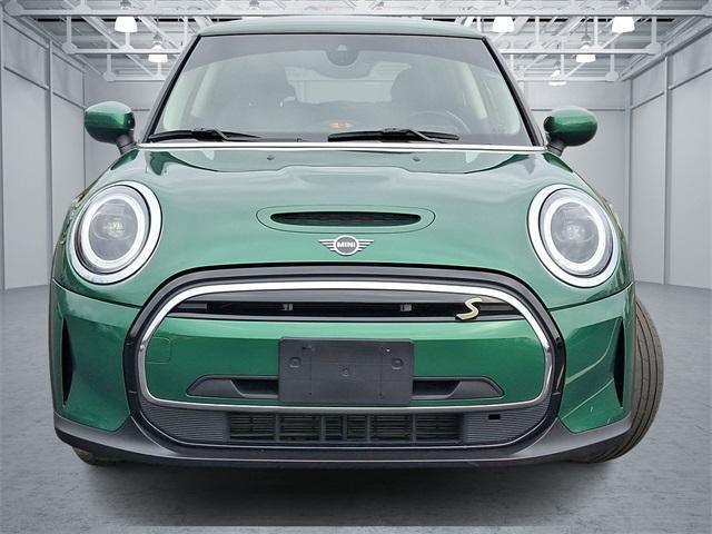 used 2023 MINI SE Hardtop car, priced at $19,888