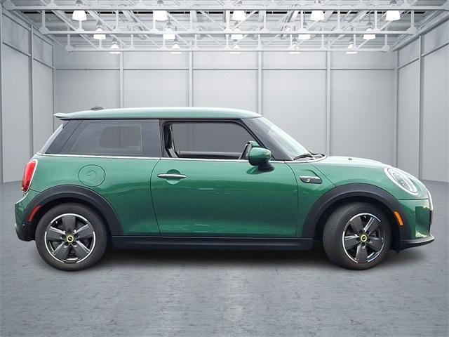 used 2023 MINI SE Hardtop car, priced at $19,888