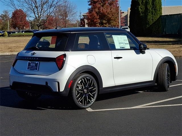 new 2025 MINI Hardtop car, priced at $32,945