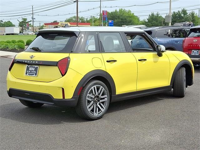 new 2025 MINI Hardtop car, priced at $37,075