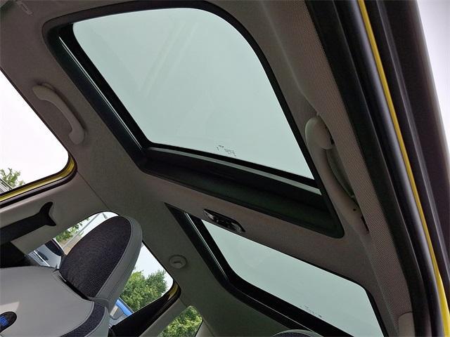 new 2025 MINI Hardtop car, priced at $37,075
