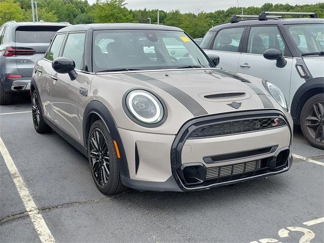 used 2022 MINI Hardtop car, priced at $27,460