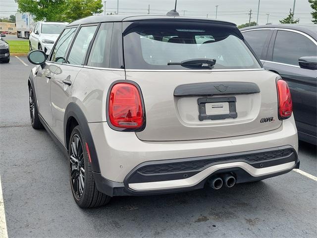 used 2022 MINI Hardtop car, priced at $27,460