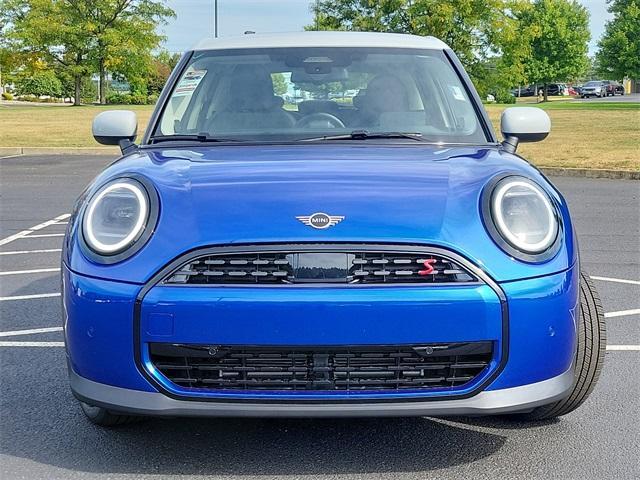 new 2025 MINI Hardtop car, priced at $37,745