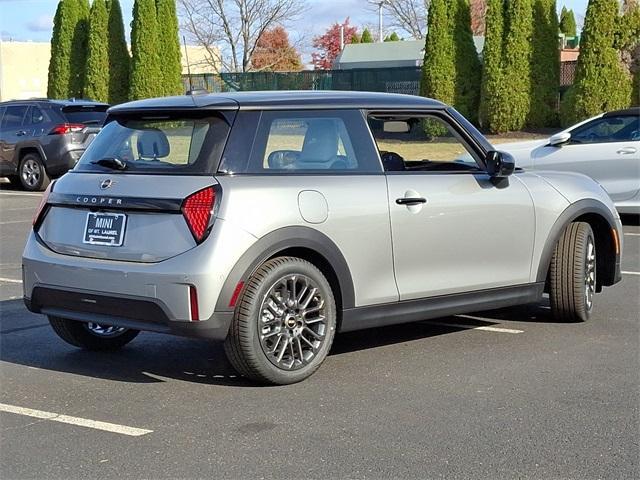 new 2025 MINI Hardtop car, priced at $32,345