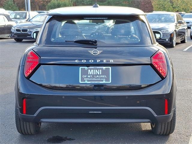 new 2025 MINI Hardtop car, priced at $32,345