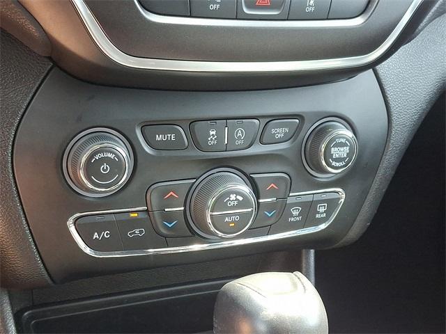 used 2022 Jeep Cherokee car, priced at $20,899