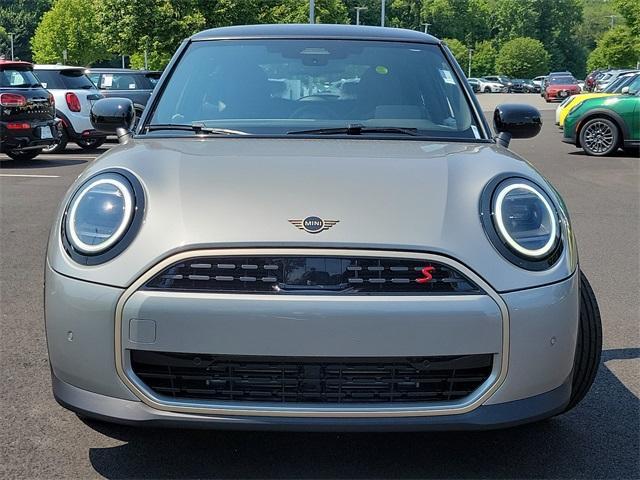 new 2025 MINI Hardtop car, priced at $36,785