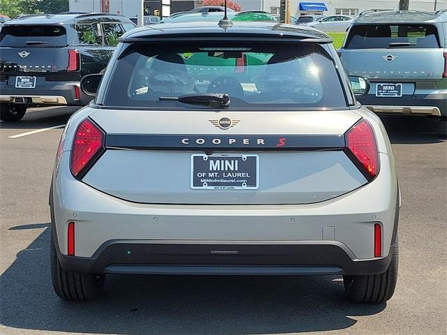 new 2025 MINI Hardtop car, priced at $36,785