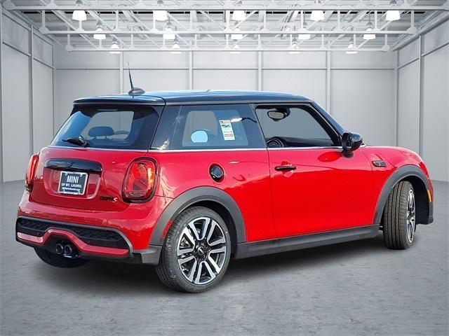 used 2022 MINI Hardtop car, priced at $25,440