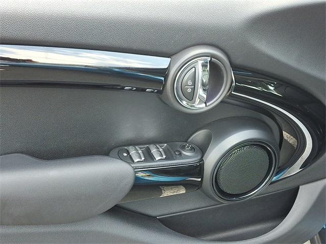 used 2019 MINI Hardtop car, priced at $18,299