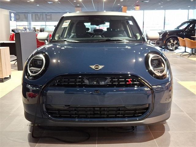 new 2025 MINI Hardtop car, priced at $38,295