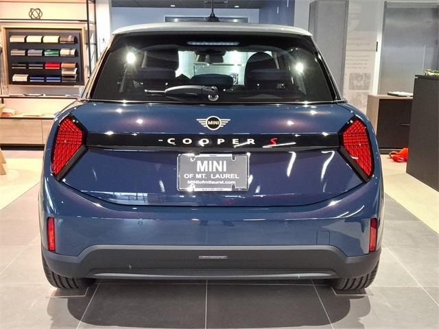 new 2025 MINI Hardtop car, priced at $38,295