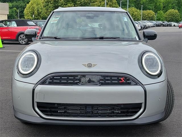 new 2025 MINI Hardtop car, priced at $35,845