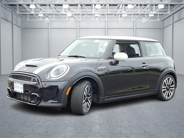 used 2023 MINI Hardtop car, priced at $25,499