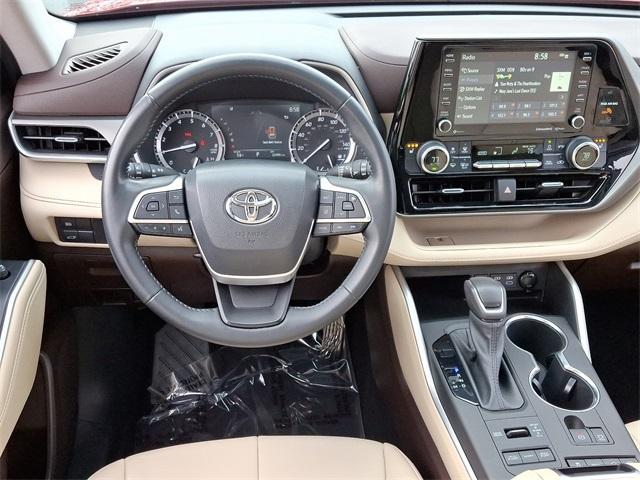 used 2022 Toyota Highlander car, priced at $35,770