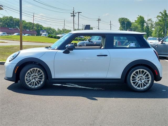 new 2025 MINI Hardtop car, priced at $36,595