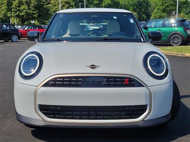 new 2025 MINI Hardtop car, priced at $36,595