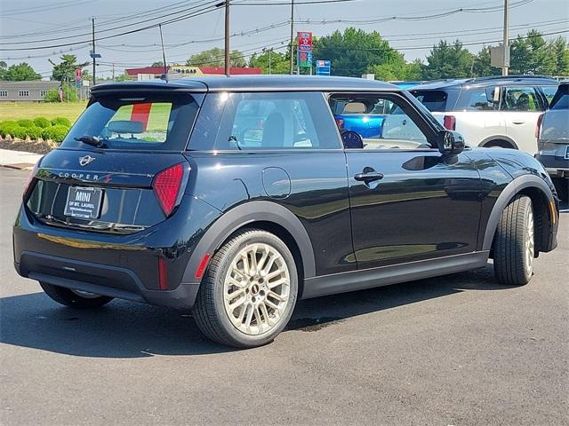 new 2025 MINI Hardtop car, priced at $36,595