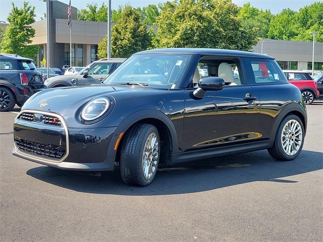 new 2025 MINI Hardtop car, priced at $36,595