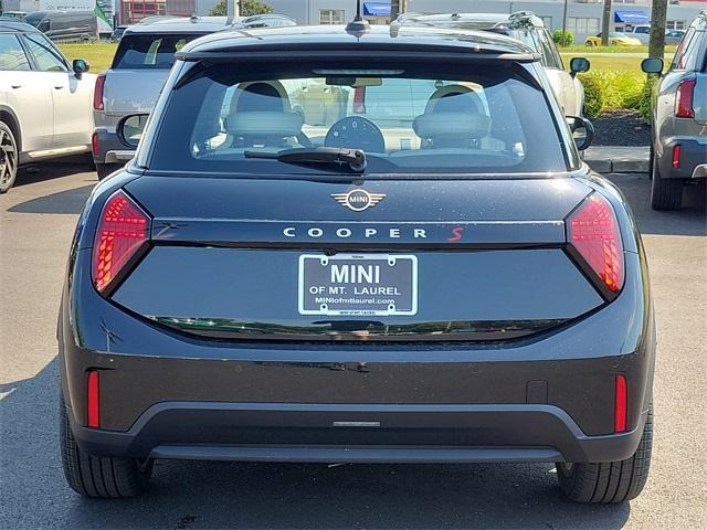 new 2025 MINI Hardtop car, priced at $36,595