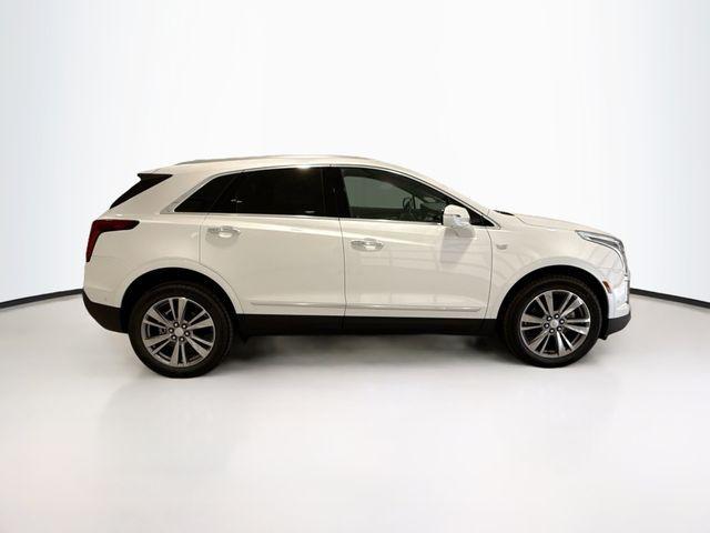 new 2025 Cadillac XT5 car, priced at $60,015