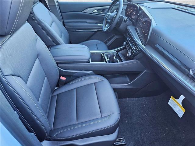 new 2026 Chevrolet Traverse car, priced at $42,990