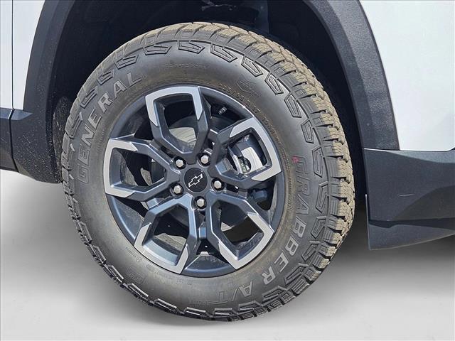 new 2026 Chevrolet Equinox car, priced at $32,990